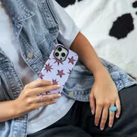 Selencia Coque arrière Vivid Samsung Galaxy S24 - Stars Plum Lilac