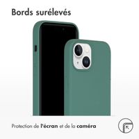 Accezz Coque Liquid Silicone Apple iPhone 15 - Vert foncé