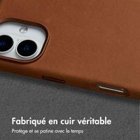 Accezz Coque MagSafe en cuir vintage Apple iPhone 16 - Tabacco Cognac