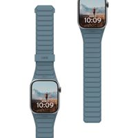 UAG Bracelet Pathfinder réversible en silicone Apple Watch | 44/45/46/49 mm - Dune/Cloud Blue