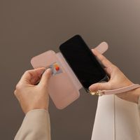 Selencia Étui Riva avec MagSafe et cordon de téléphone Apple iPhone 17 - Old Pink