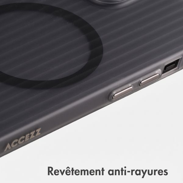 Accezz Coque arrière Lite avec MagSafe | Fluted | Apple iPhone 15 - Gris