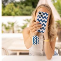 Selencia Coque arrière Vivid Samsung Galaxy S21 FE - Wave Vibes Classic Blue