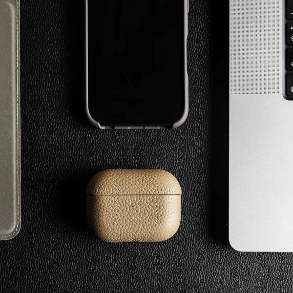 Accezz Coque en cuir véritable  Apple Airpods 1 / 2 - Taupe