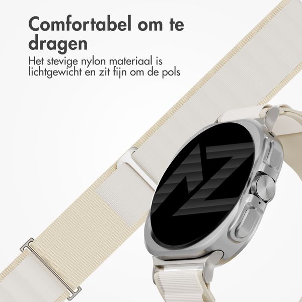 Accezz Bracelet en nylon Alpine Samsung Galaxy Watch Ultra 2 (2026) / Ultra (2024/2025) - Lumière stellaire