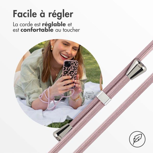 imoshion Coque design en silicone avec cordon Apple iPhone 15 - Animal Pink