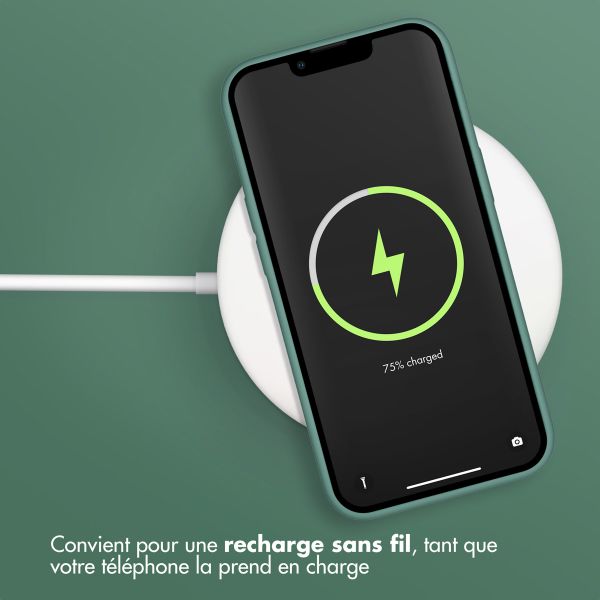 Accezz Coque Liquid Silicone Apple iPhone 14 / 13 - Vert foncé