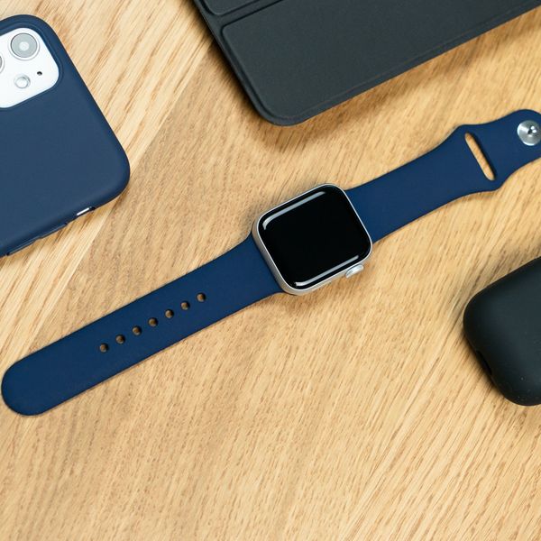 imoshion Bracelet sport en silicone Apple Watch | 44/45/46/49 mm - Bleu foncé