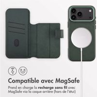 Accezz Étui de télephone portefeuille en cuir 2-en-1 avec MagSafe Apple iPhone 18 Pro Max / 17 Pro Max - Cedar Green