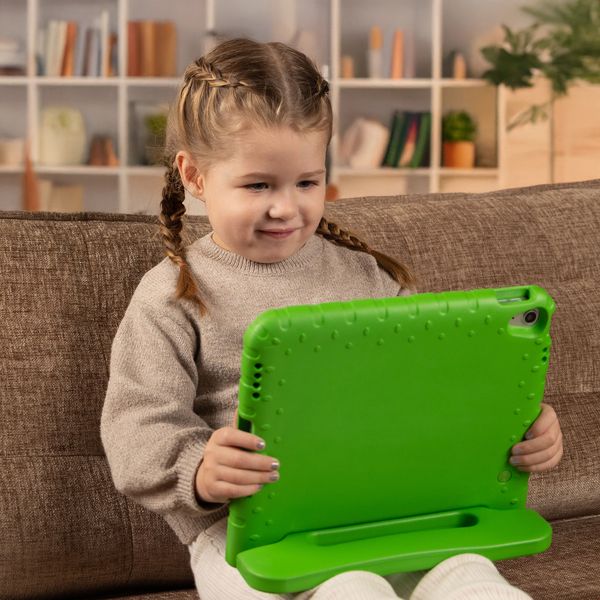 imoshion Coque kidsproof avec poignée Apple iPad 6 (2018) 9.7 pouces / iPad 5 (2017) 9.7 pouces - Vert
