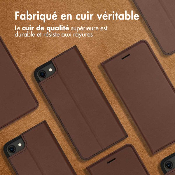 Accezz Étui de télephone Slim Folio en cuir de qualité supérieure Apple iPhone SE (2022 / 2020) / 8 / 7 / 6(s) - Marron