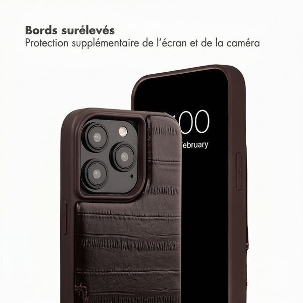 Selencia Nova coque arrière en cuir véritable avec porte-cartes Apple iPhone 15 Pro - Dark Chocolate