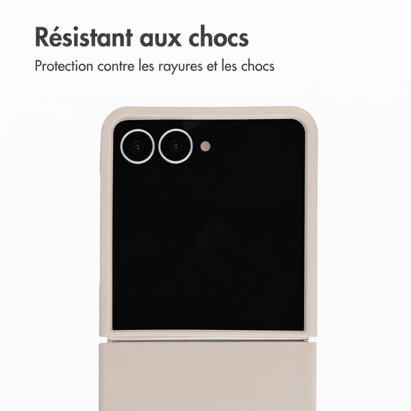 Accezz Coque Liquid Silicone avec MagSafe Samsung Galaxy Z Flip 8 - Stone