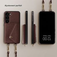 Selencia Coque de télephone Sera avec cordon et porte-cartes enveloppe Samsung Galaxy S23 - Chocolate Brown