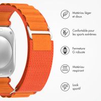 Accezz Bracelet en nylon Alpine Apple Watch | 44/45/46/49 mm - Orange