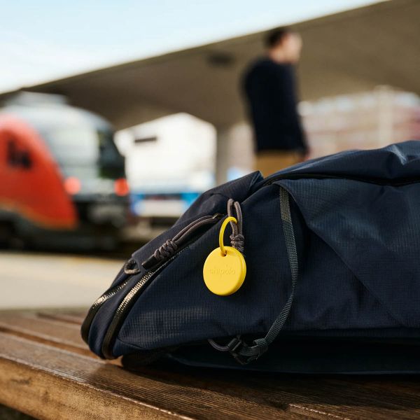 Chipolo POP Bluetooth Tracker - Pack de 4 - Noir, Blanc, Rouge, Bleu