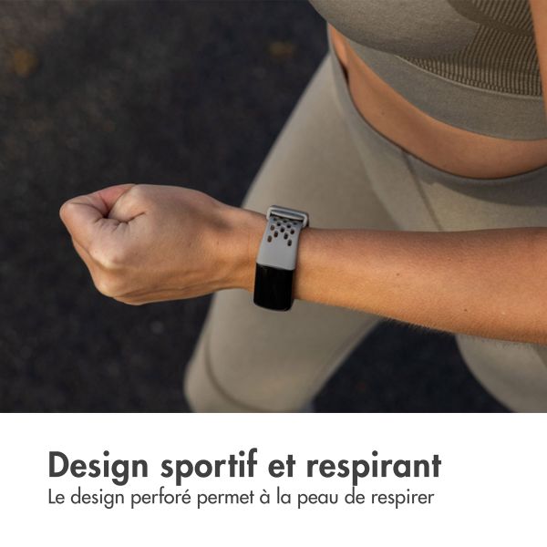 imoshion Bracelet sport en silicone avec boucle Fitbit Charge 5 / 6 - Gris
