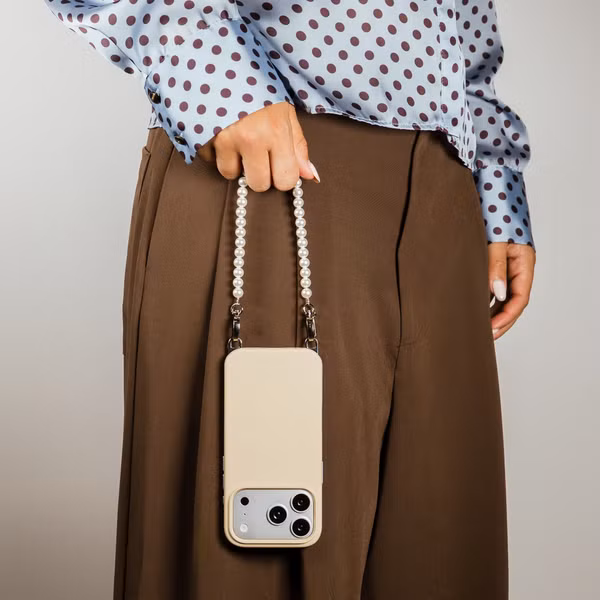 Selencia Coque arrière Rivièra avec MagSafe avec crochets amovibles Apple iPhone 17 Pro - Milky Latte