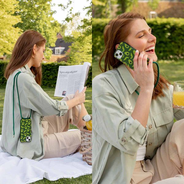 imoshion Coque design en silicone avec cordon Apple iPhone 15 - Avocado Green