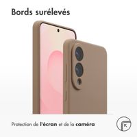 Accezz Coque Liquid Silicone avec MagSafe Samsung Galaxy S25 Edge - Marron clair