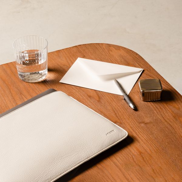 Accezz Leather Pochette ordinateur le Apple MacBook 13 pouces - Beige