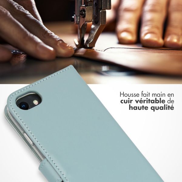 Selencia Étui portefeuille en cuir véritable Apple iPhone SE (2022 / 2020) / 8 / 7 / 6(s) - Air Blue