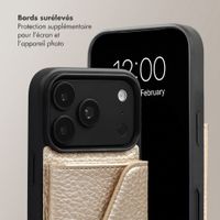 Selencia Coque de télephone Sera avec cordon et porte-cartes enveloppe Apple iPhone 18 Pro Max / 17 Pro Max - Champagne