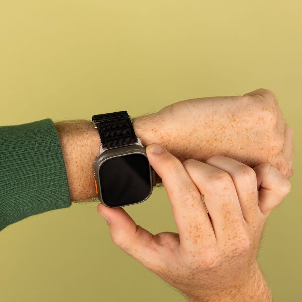 imoshion Bracelet en nylon Alpine Apple Watch | 44/45/46/49 mm - Noir