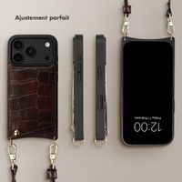 Selencia Coque de télephone Nova Croco avec cordon et porte-cartes Apple iPhone 18 Pro Max / 17 Pro Max - Choco Brown
