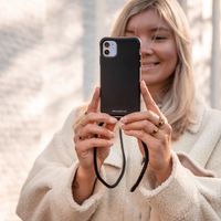 imoshion Coque de couleur avec cordon amovible Apple iPhone SE (2022 / 2020) / 8 / 7 - Noir