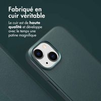 Accezz Étui de télephone portefeuille en cuir 2-en-1 avec MagSafe Apple iPhone 15 - Cedar Green