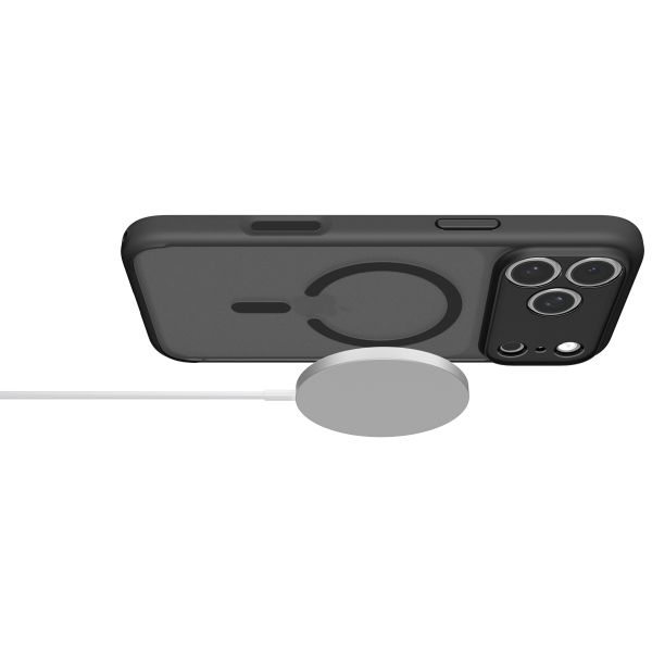 Spigen Coque Ultra Hybrid MagSafe Apple iPhone 18 Pro Max / 17 Pro Max - Frost Black