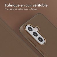 Accezz Coque arrière en cuir avec MagSafe Samsung Galaxy A57 (5G) - Marron café