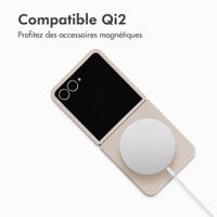 Accezz Coque Liquid Silicone avec MagSafe Samsung Galaxy Z Flip 8 - Stone