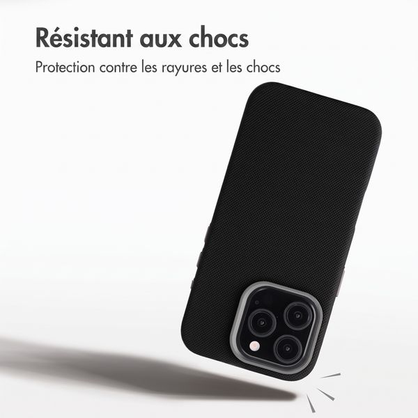 Accezz Coque arrière Mesh avec MagSafe Apple iPhone 15 Pro - Noir
