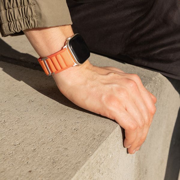 Accezz Bracelet en nylon Alpine Apple Watch | 44/45/46/49 mm - Orange