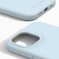 iDeal of Sweden Coque Silicone Apple iPhone 17e / 16e / 15 / 14 / 13 - Light Blue