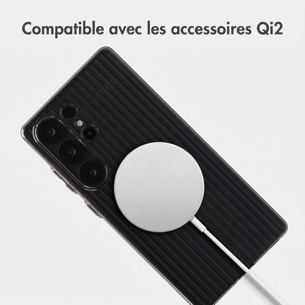 Accezz Coque arrière Lite avec MagSafe | Fluted | Samsung Galaxy S25 Ultra - Noir