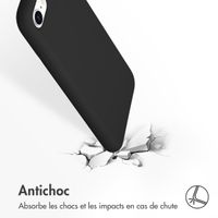 Accezz Coque Liquid Silicone Apple iPhone SE (2022 / 2020) / 8 / 7 - Noir