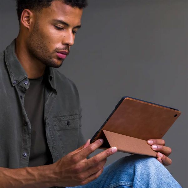 dbramante1928 Risskov Coque tablette Apple iPad Air 11 pouces (2026) M4 / (2025) M3 / (2024) M2 / Air 5 (2022) / Air 4 (2020) - Marron