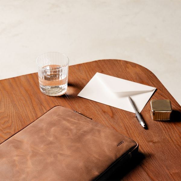 Accezz Pochette ordinateur Leather avec fermeture éclair 13-14 pouces - Cognac