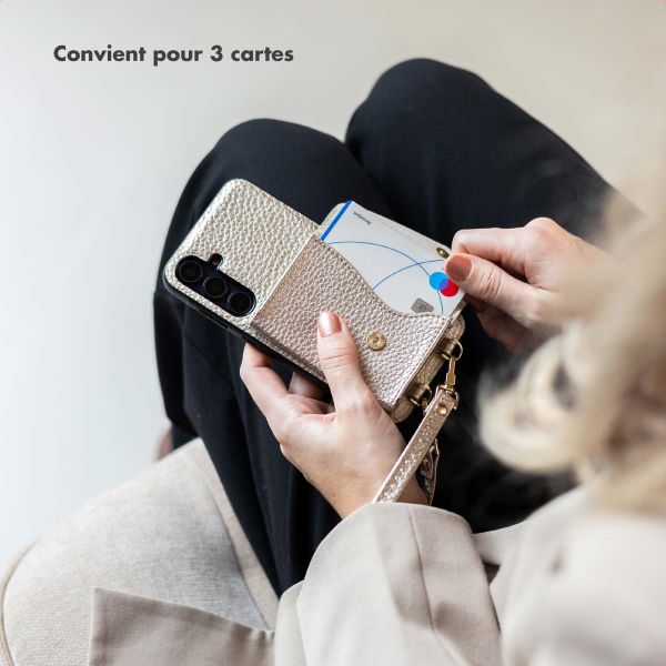 Selencia Coque de télephone Sera avec cordon et porte-cartes enveloppe Apple iPhone 15 - Champagne