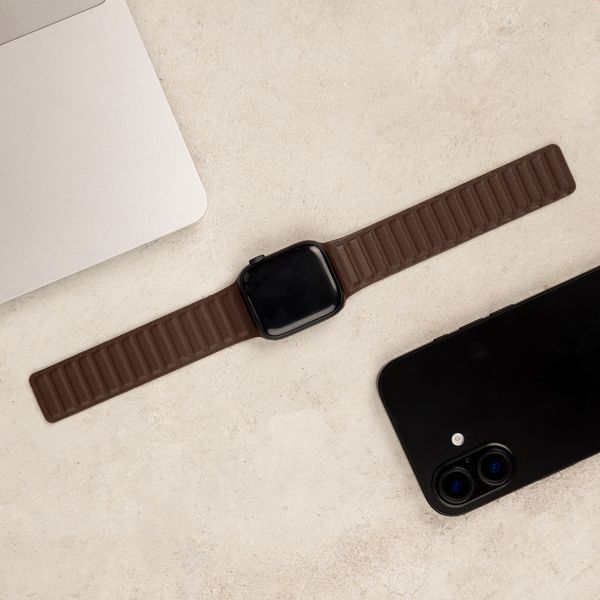 Accezz Bracelet en cuir véritable magnétique Apple Watch | 38/40/41/42 mm - Chocolate Brown