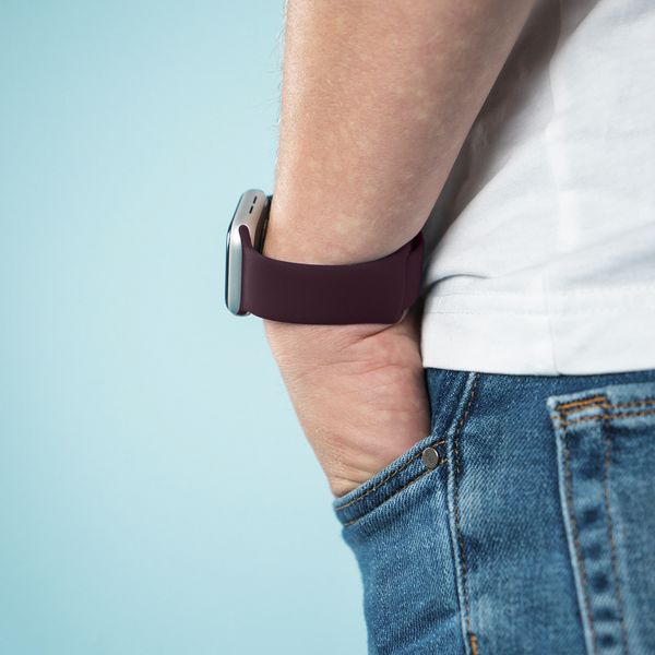 imoshion Bracelet silicone Fitbit Versa 4/ 3 / Sense (2) - Rouge foncé