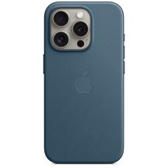 Apple Coque FineWoven MagSafe Apple iPhone 15 Pro - Pacific Blue