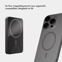 Selencia Powerbank Vivid 5 000 mAh - MagSafe et Qi - Black / Bonbon Stripe Blueberry