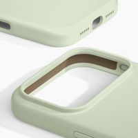 iDeal of Sweden Coque en silicone avec MagSafe Apple iPhone 18 Pro / 17 Pro - Sage Green