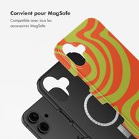 Selencia Coque arrière Vivid avec MagSafe Apple iPhone 16 - Wavy Swirl Orange Fern