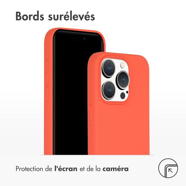 Accezz Coque Liquid Silicone Apple iPhone 15 Pro - Nectarine