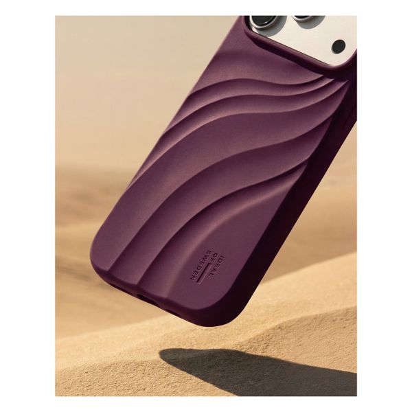 iDeal of Sweden Coque Soft Swirl Silicone MagSafe Apple iPhone 16 Pro - Velvet Plum